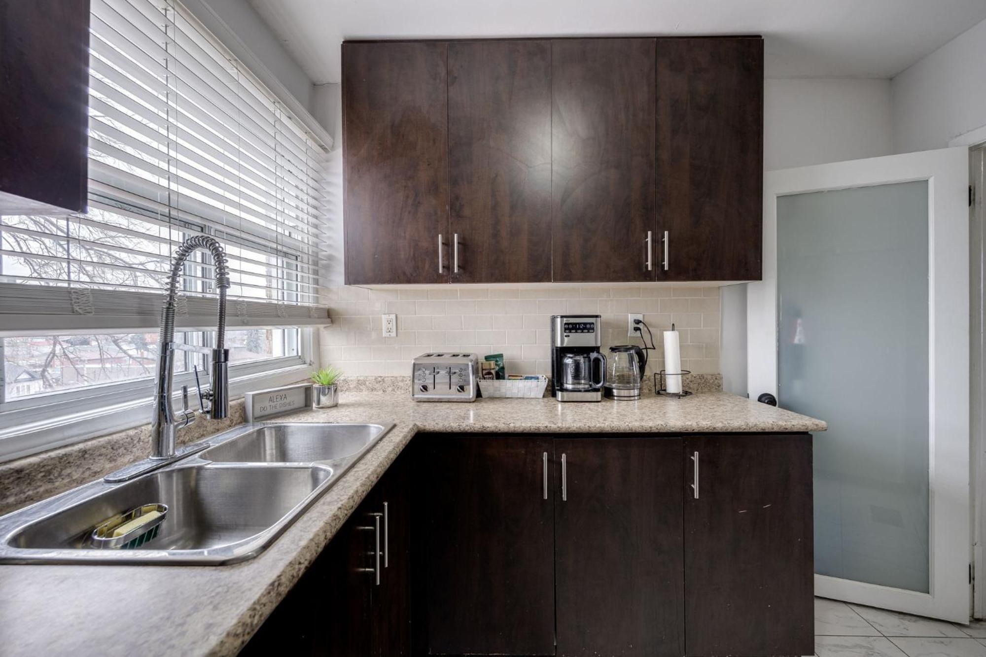 Eglinton West Guest Suite Τορόντο Εξωτερικό φωτογραφία