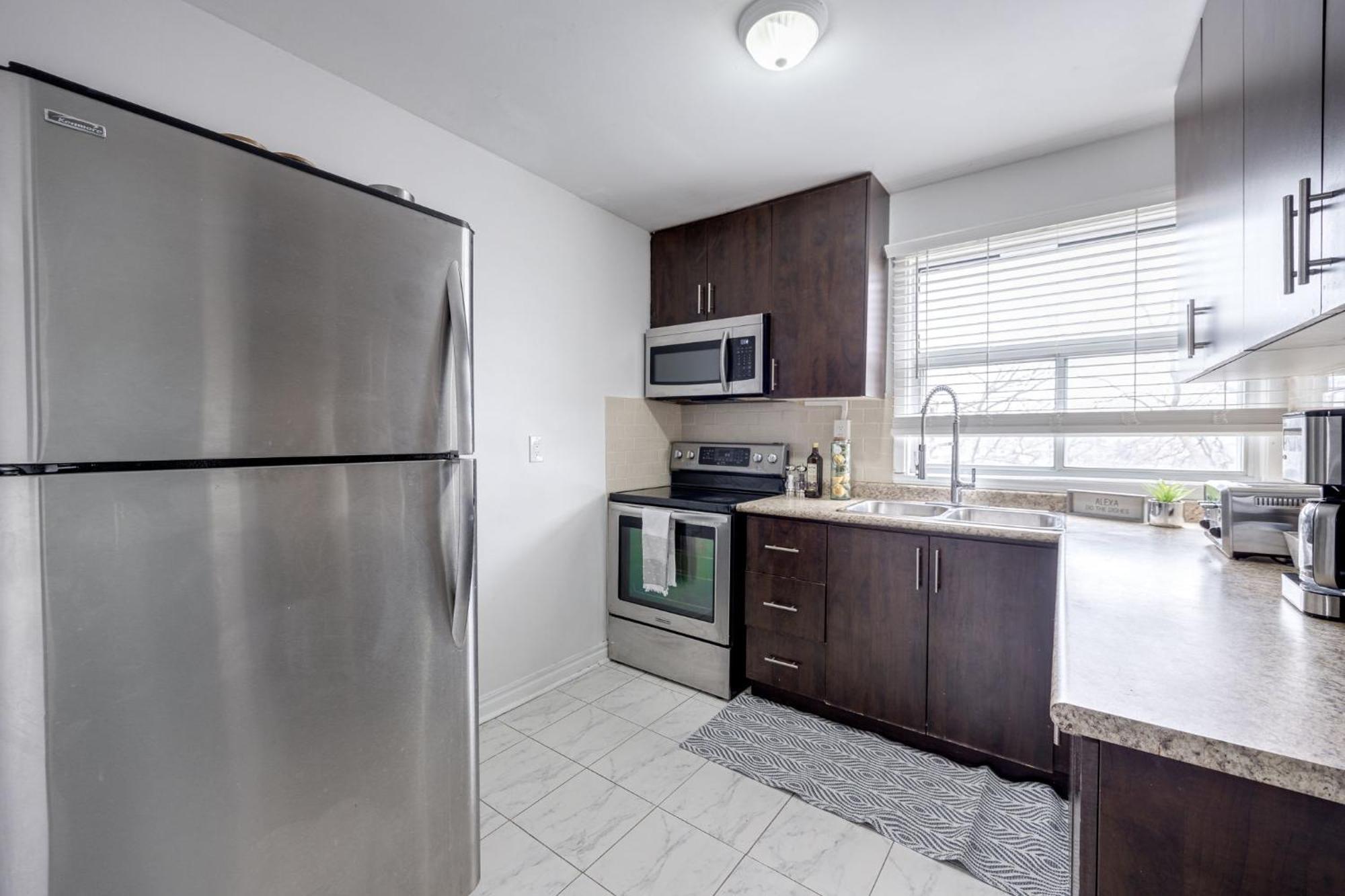 Eglinton West Guest Suite Τορόντο Εξωτερικό φωτογραφία